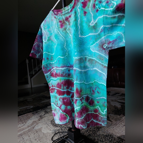 Tie Dye Geode Tshirt | Large - Picture 4 of 6